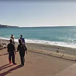 Promenade des Anglais à côté du Negresco